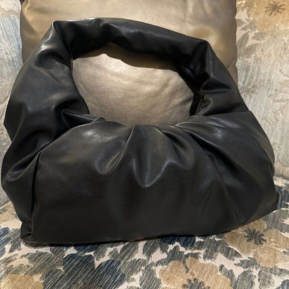 None Handbags - Soft leather under arm, elegant retro handbag